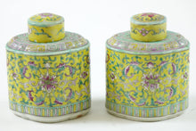Load image into Gallery viewer, Pair of Early 20th Century Chinese Porcelain Jars w/ Tops
