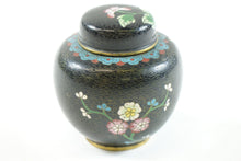 Load image into Gallery viewer, Pair of Early 20th Century Chinese Jars w/ tops
