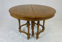 Load image into Gallery viewer, Vintage Expandable Oak Dining-Room Table Up To 14" Long(47" x 47" x 30")