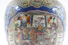 Load image into Gallery viewer, A Pair of Antique Chinese Porcelain Urns