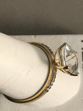 Load image into Gallery viewer, 10 Karat Gold Ring With White Stone
