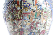 Load image into Gallery viewer, A Pair of Antique Chinese Porcelain Urns