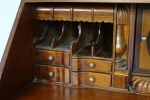 Load image into Gallery viewer, Secretariat desk with hutch cabinets (38" x 20.5" x 85.5")