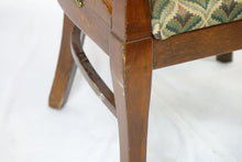 Load image into Gallery viewer, Decorative Arm Chair (25" x 22" x 34")