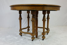 Load image into Gallery viewer, Vintage Expandable Oak Dining-Room Table Up To 14&quot; Long(47&quot; x 47&quot; x 30&quot;)

