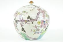 Load image into Gallery viewer, Chinese Porcelain Vase with top
