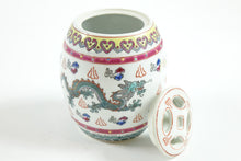 Load image into Gallery viewer, Early 20th Century Small Chinese Porcelain Jar
