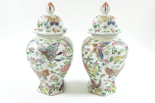 Load image into Gallery viewer, Pair of Antique Chinese Porcelain Jars, Marking on the Bottom
