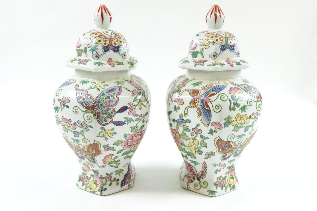 Pair of Antique Chinese Porcelain Jars, Marking on the Bottom