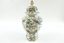 Load image into Gallery viewer, Pair of Antique Chinese Porcelain Jars, Marking on the Bottom
