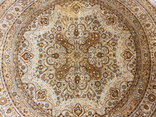 Load image into Gallery viewer, Pakistani Persian Round Rug - 7&#39;-1&quot; x 7&#39;-1&quot;
