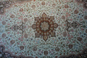 Very fine Persian Silk Qum - 5'  3.5'