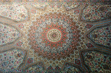 Load image into Gallery viewer, Very fine Persian Silk Qum - 5.3&#39;  3.5&#39;
