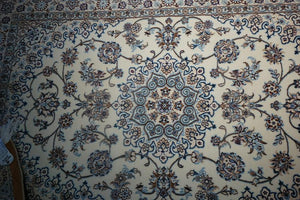 Very fine Persian Nain silk & Wool - 5'  3.2'