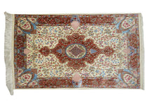 Load image into Gallery viewer, Very fine Persian Silk Qum - 3.4&#39;  2&#39;
