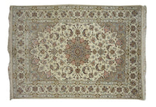 Load image into Gallery viewer, Very fine Persian Isfahan Silk &amp; Wool - 4.2&#39;  6.6&#39;
