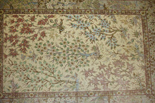 Load image into Gallery viewer, Very fine Persian Silk Qum - 6.5&#39;  4.4&#39;
