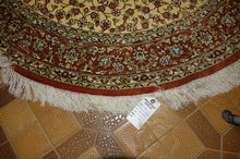 Load image into Gallery viewer, Very fine Persian Silk Qum - 5&#39;  5&#39;
