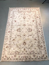 Load image into Gallery viewer, Rug, Pakistan wool - 2.11&#39;  4.7&#39;
