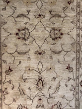 Load image into Gallery viewer, Rug, Pakistan wool - 2.11&#39;  4.7&#39;
