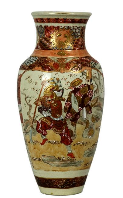 Japanese porcelain vase war