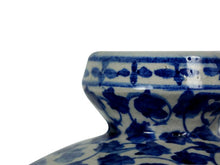Load image into Gallery viewer, Export Chinese porcelain Vase
