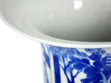 Load image into Gallery viewer, Fengweizun Phoenix-tail Vase Yen-Yen Vase
