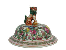 Load image into Gallery viewer, Chinese porcelain jar with lid  has a lion on the lid
