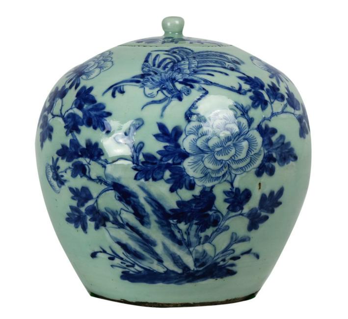 Antique Chinese Porcelain Urn with Top