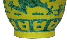 Load image into Gallery viewer, Beautiful Ming Dynasty Porcelain Reproduction
