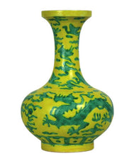 Load image into Gallery viewer, Beautiful Ming Dynasty Porcelain Reproduction
