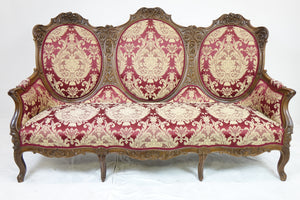 Elegant Victorian Sofa (72" x 30" x 45")