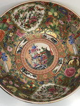 Load image into Gallery viewer, Chinese antique Rose famille bowl
