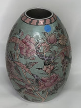 Load image into Gallery viewer, Anique Asian vase Green and Blue
