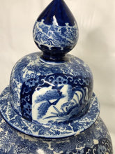 Load image into Gallery viewer, Large antiique vase, Blue and white
