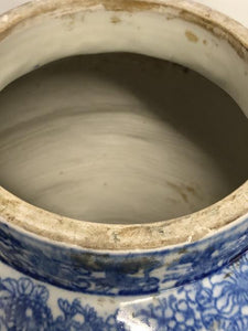 Large antiique vase Blue and white