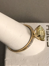 Load image into Gallery viewer, 10 Karat Gold Ring With Light Green Stone
