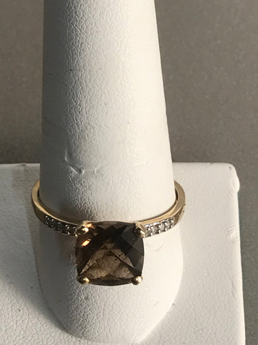 10 Karat Gold Ring with Smoke Stone  Size,  9