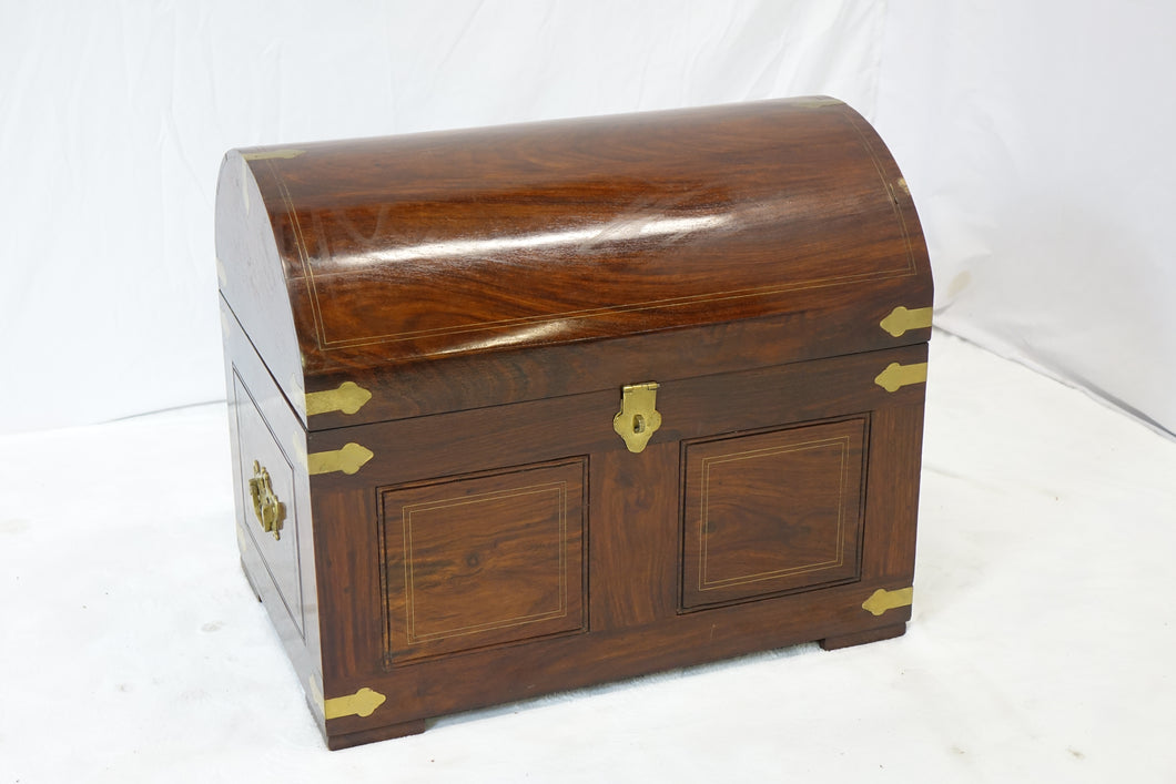 Beautiful Chest With Inlays And Brass(24