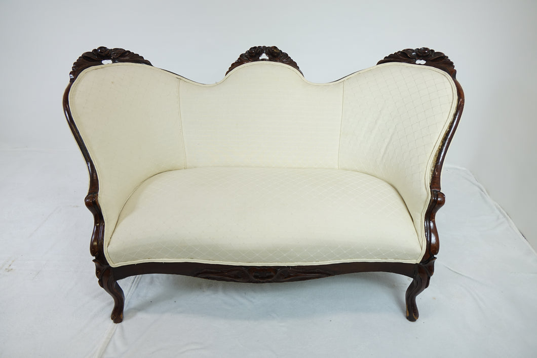 Victorian upholstered Sofa (54