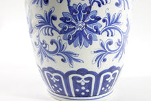 Load image into Gallery viewer, A Pair of Asian Blue and White Porcelain with Marking on the Bottom
